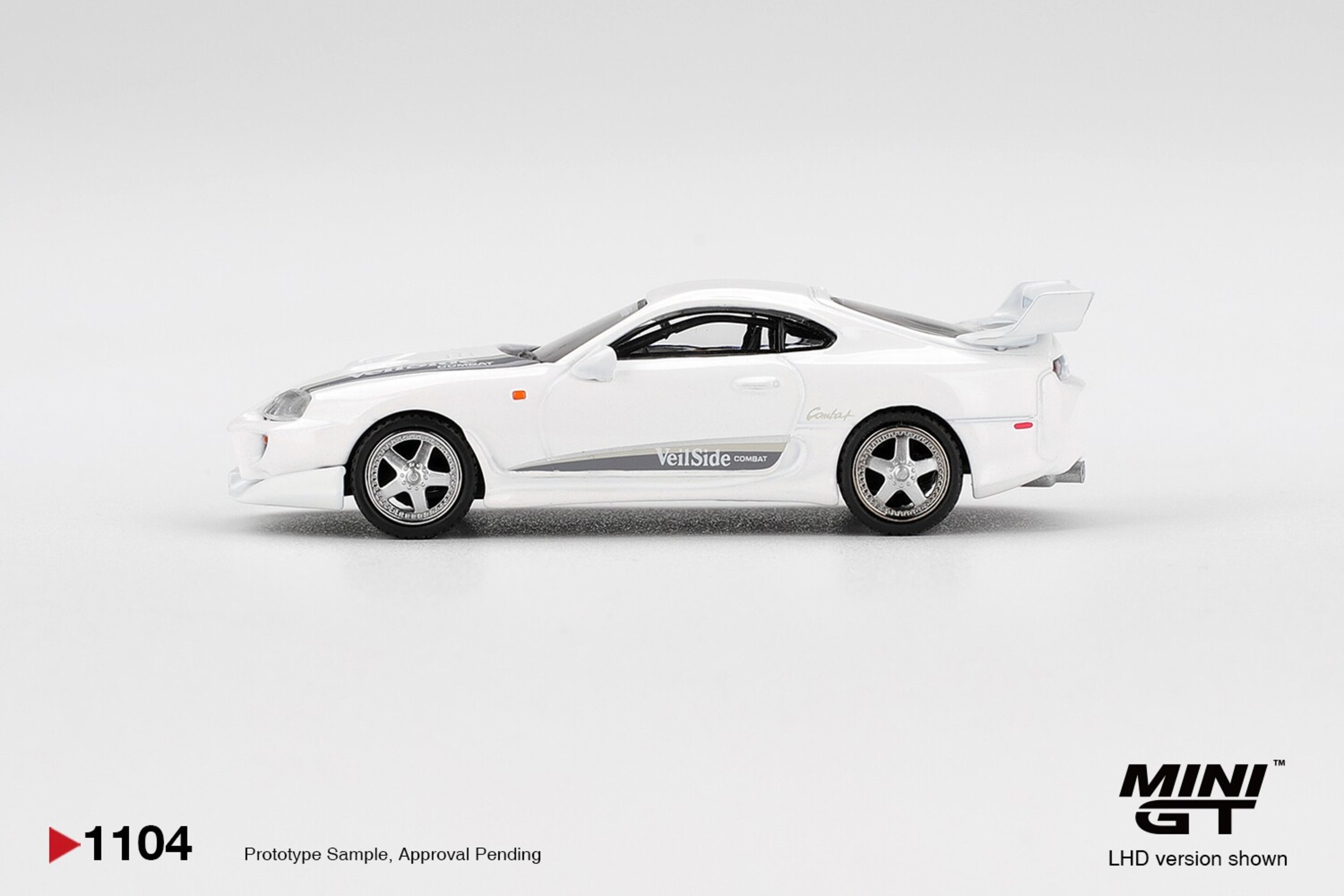 (PRE VENTA) MINI GT 1:64 TOYOTA SUPRA MK4 (A80) VEILSIDE COMBAT V-I WHITE PEARL - 3