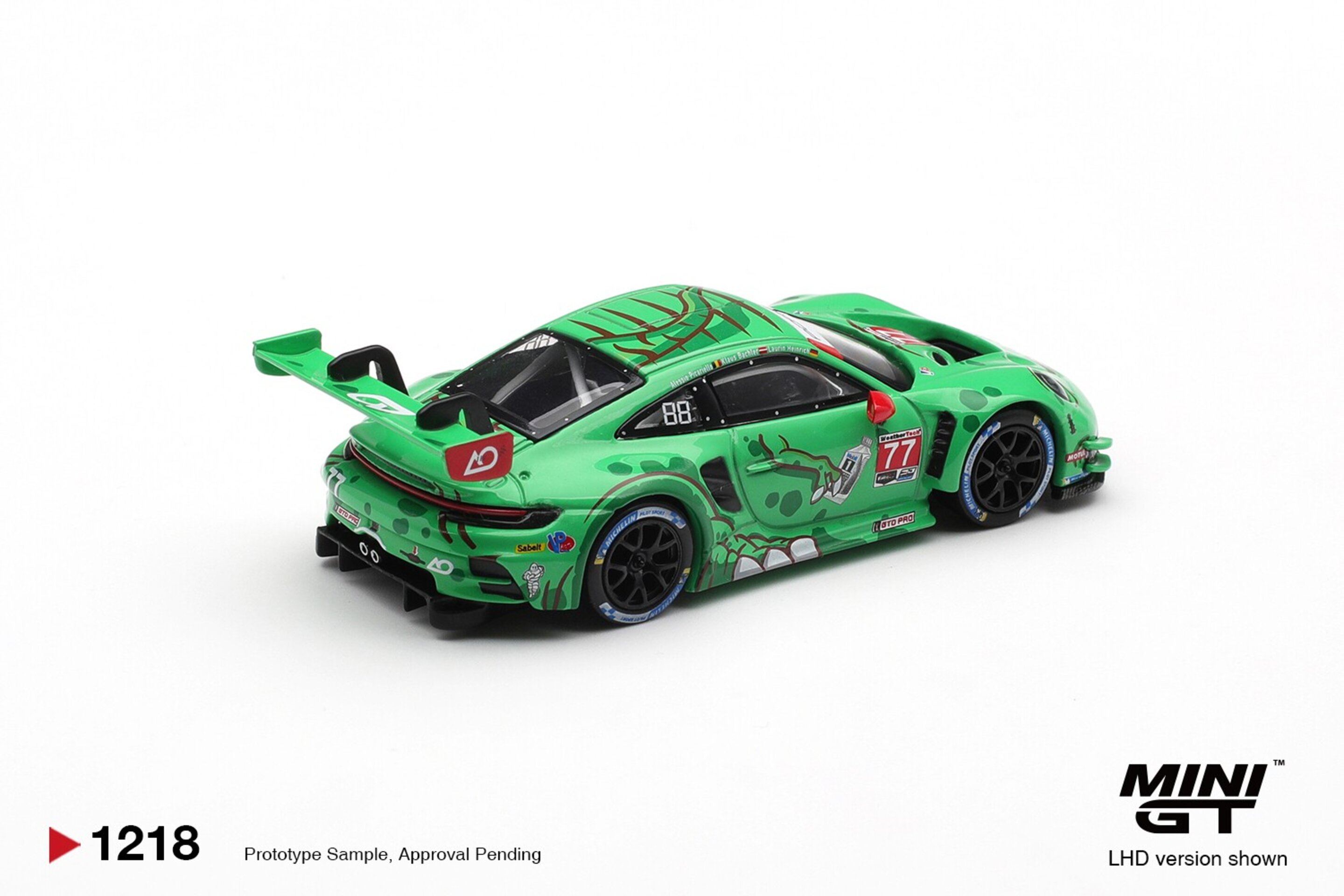 (PRE VENTA)1:64 PORSCHE 911 (992) GT3 R #77 AO RACING SEBRING 12H WINNER Mini GT - 4