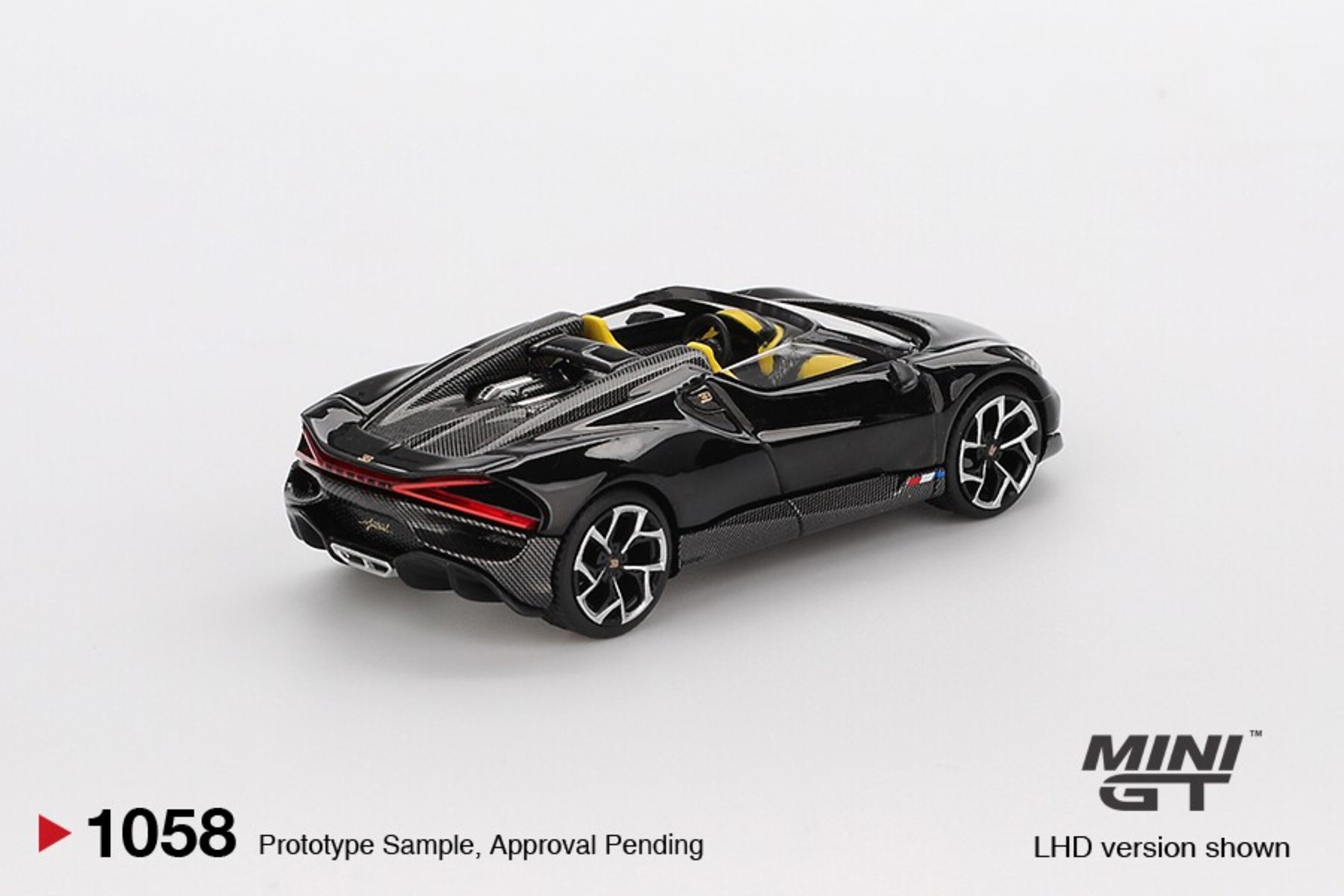 (PRE VENTA) 1:64 Bugatti W16 Mistral 2024 – Black Edition – MINI GT  - 2