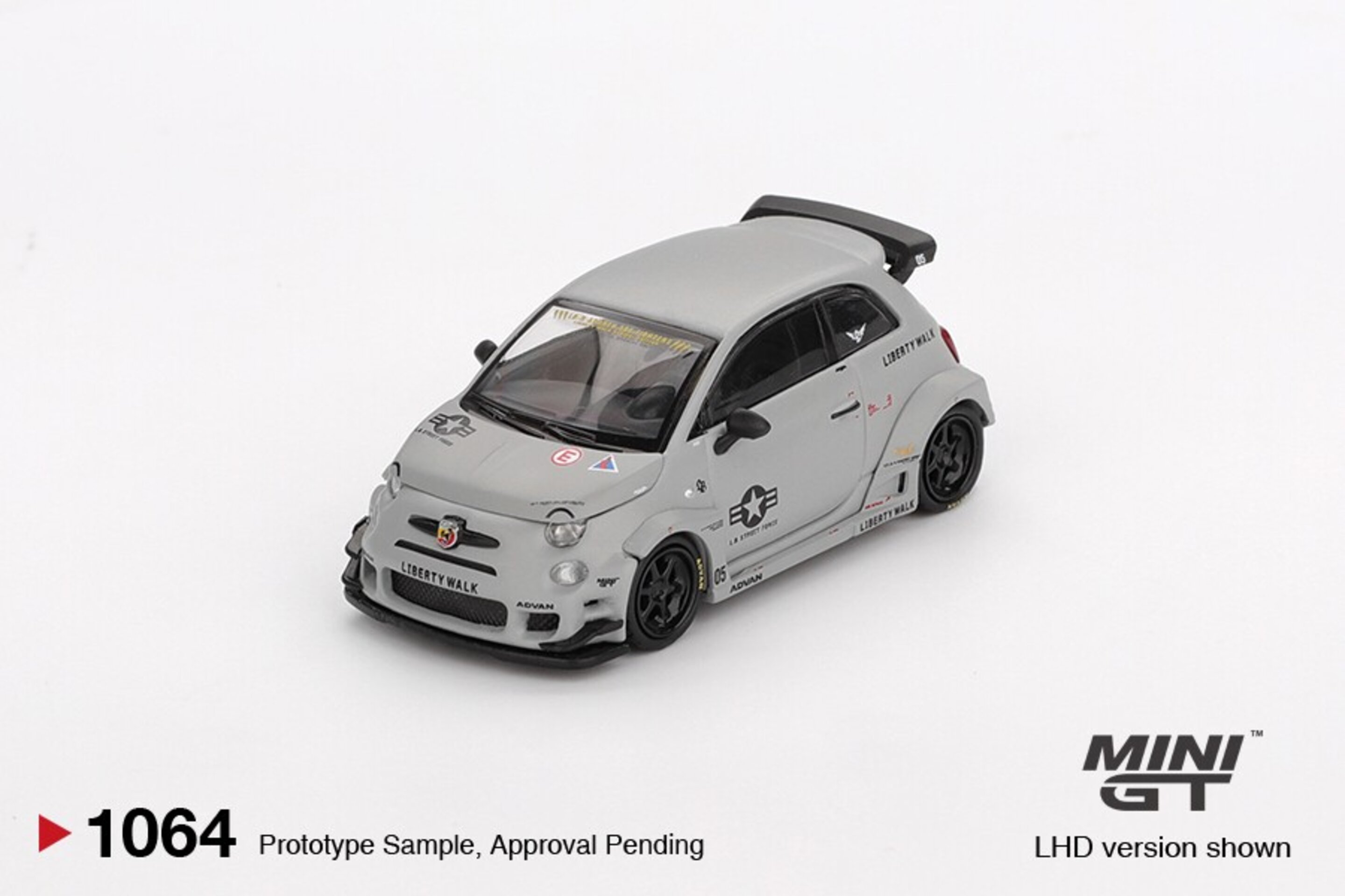 (PRE VENTA) Mini GT 1:64 Fiat Abarth 595 LB-Works x Abas Works Fighters 2024 - 2
