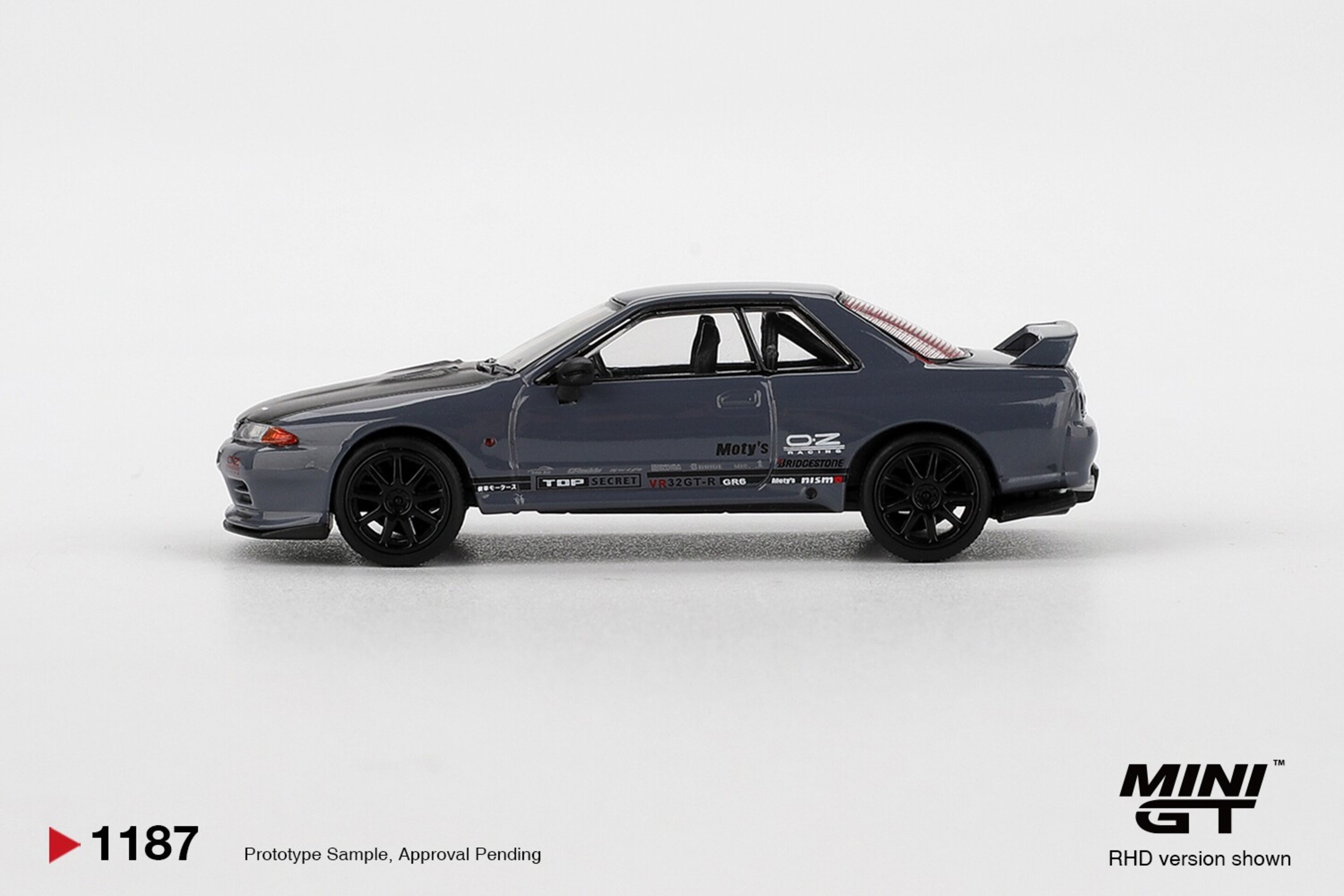 (PRE VENTA)1:64 NISSAN GTR TOP SECRET VR32 STEALTH GREY 2025 Mini GT - 4