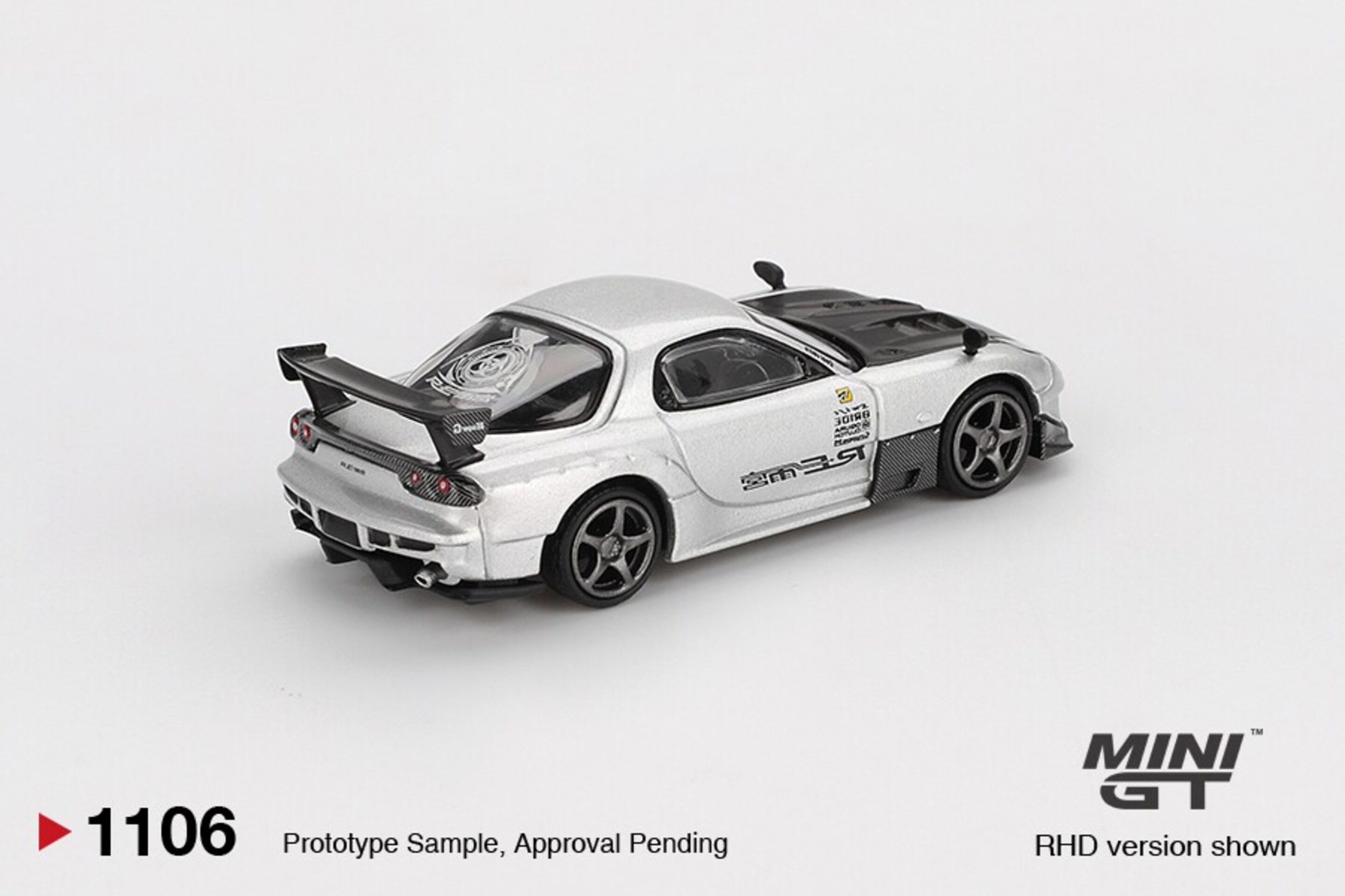(PRE VENTA) 1:64 MAZDA RX7 (FD3S) RE-AMAMIYA SILVER METALLIC 2004  Mini GT - 4