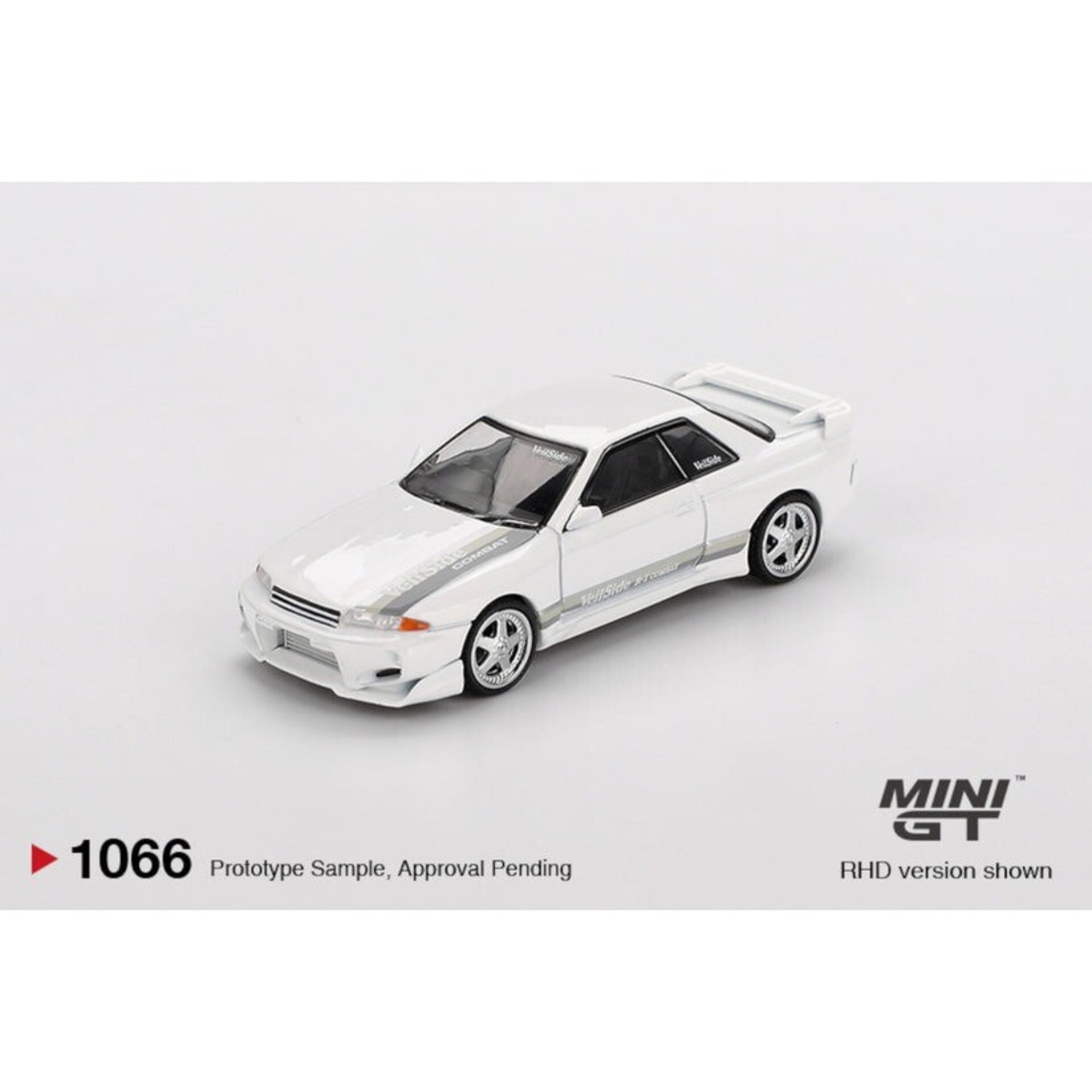 1:64 NISSAN SKYLINE GT-R (R32) VEILSIDE COMBAT C-I WHITE 2011 - 1