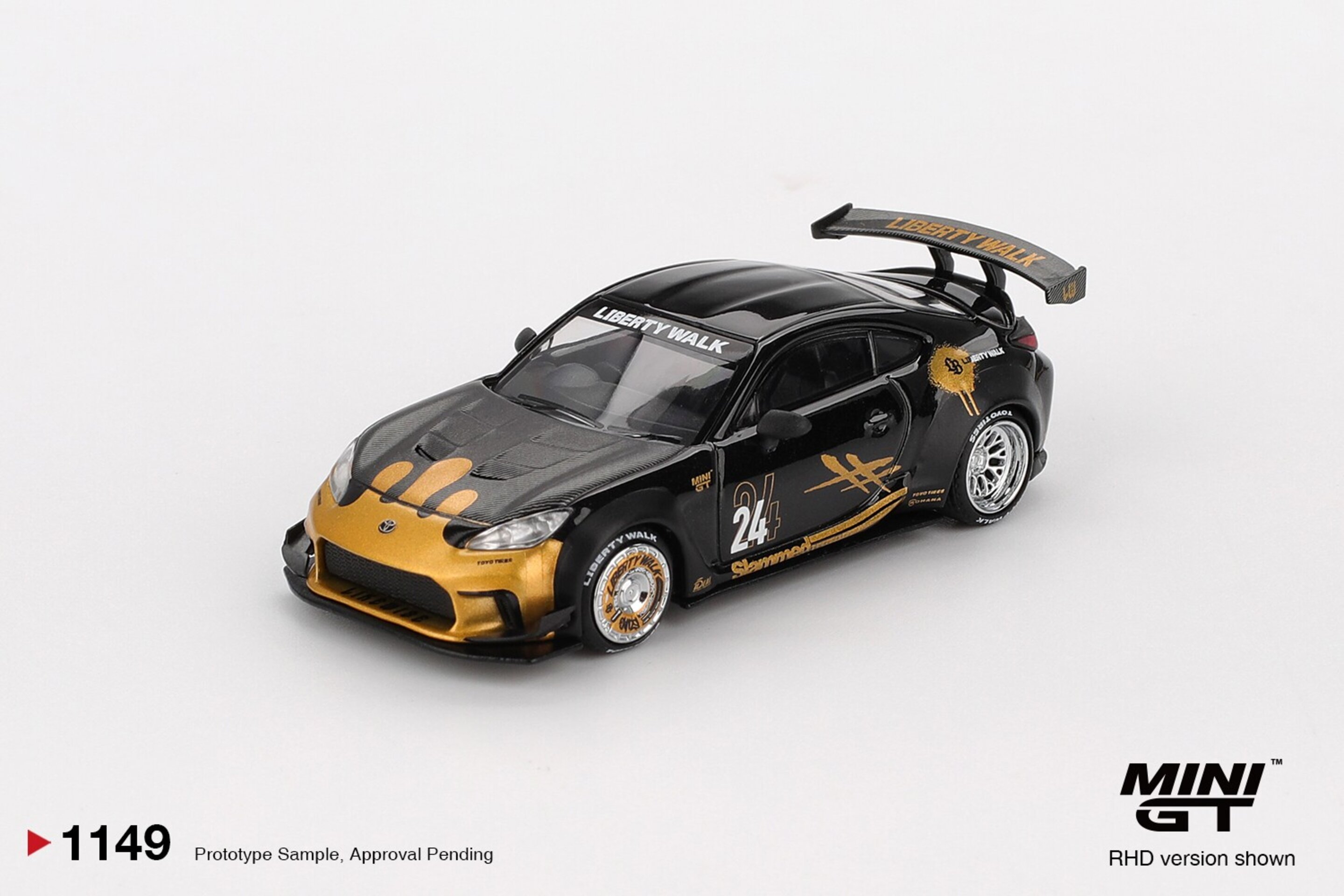 (PRE VENTA) 1:64 Toyota GR Supra LB-Nation Black & Gold 2025 – Mini GT - 2