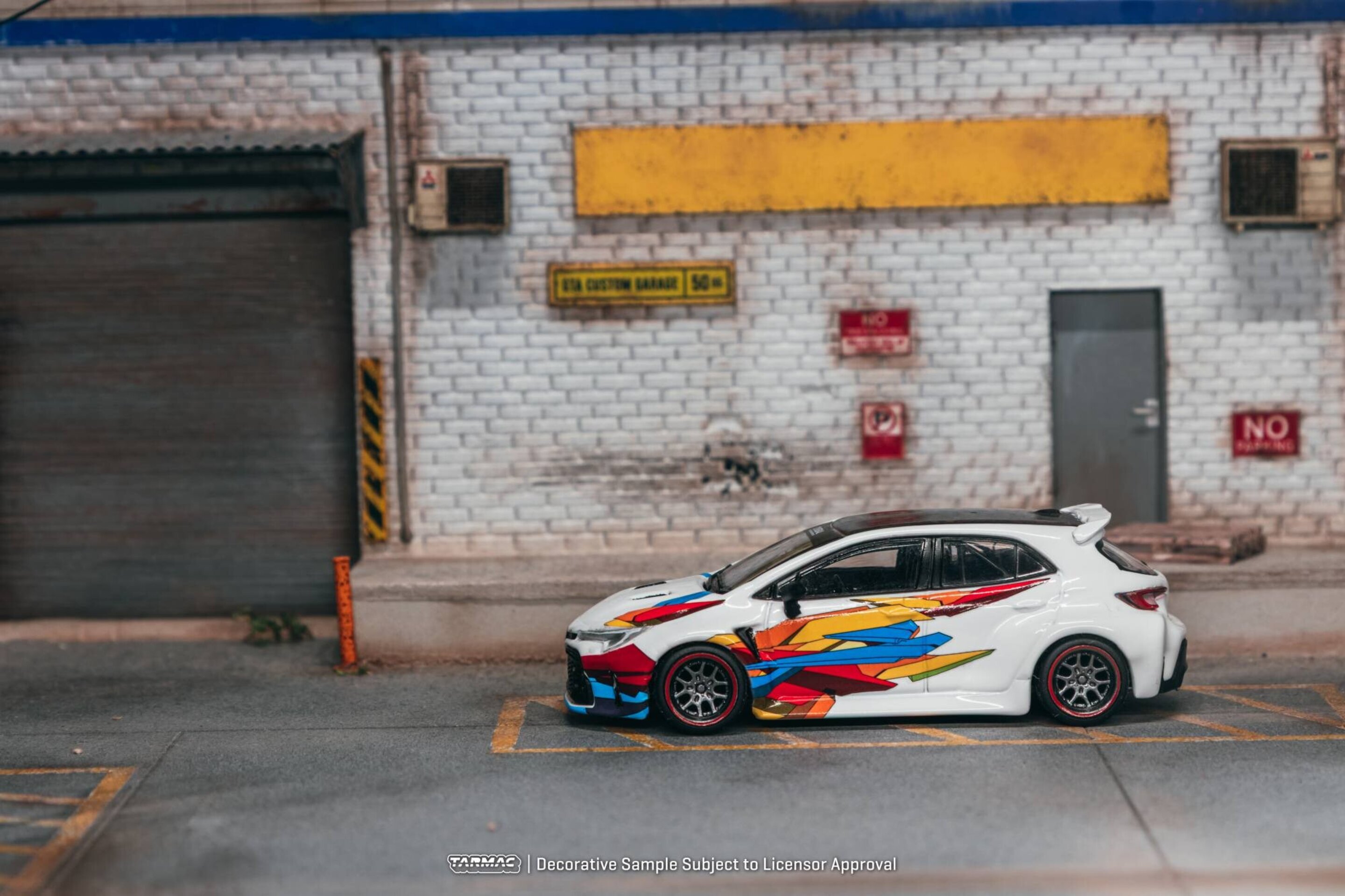 (PRE VENTA) 1:64 TOYOTA COROLLA GR WIDEBODY WHITE 2025 TARMAC WORKS - 5