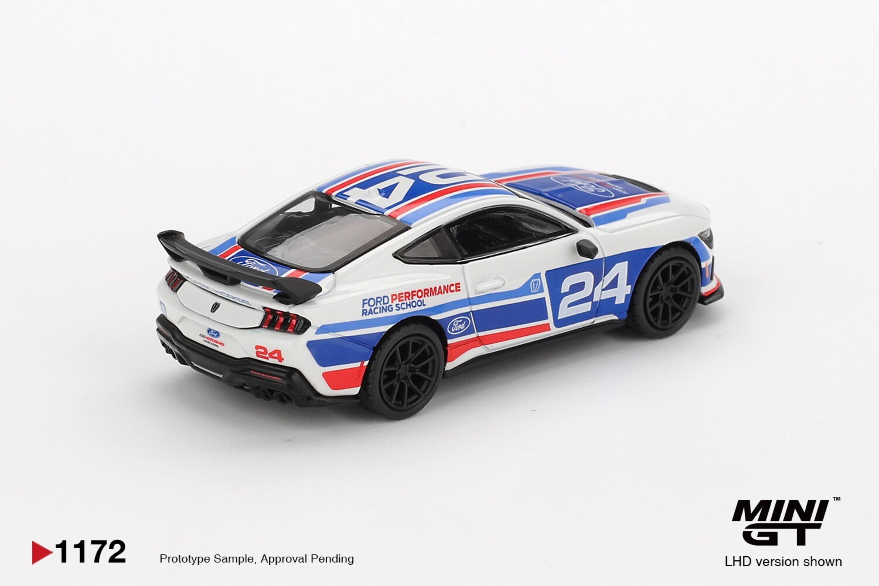 (PRE VENTA) MINI GT 1:64 FORD MUSTANG DARK HORSE #24 FORD PERFORMANCE - 4