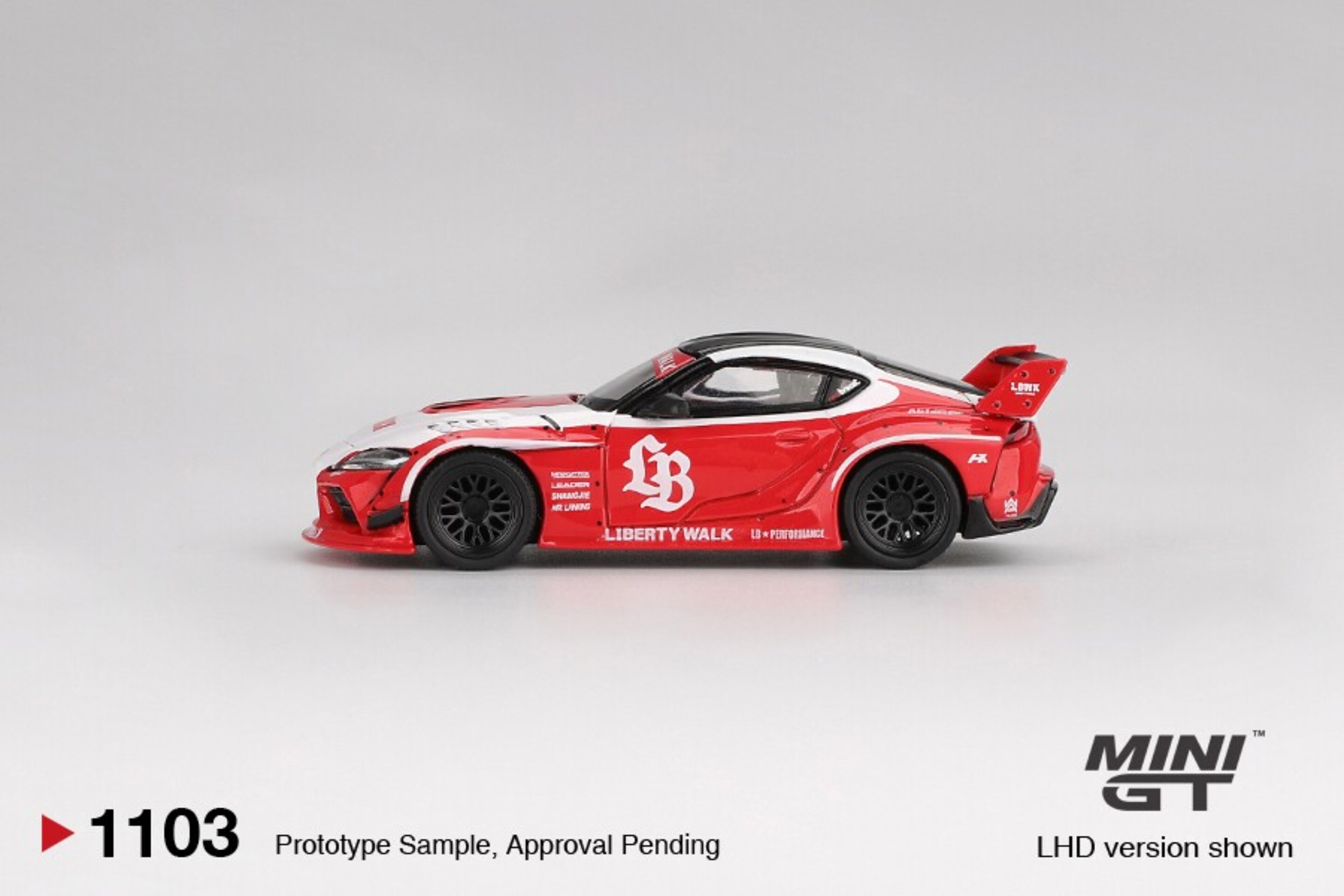 (PRE VENTA) TOYOTA GR SUPRA LB-WORKS RED/WHITE 2025 – Mini GT 1:64 - 3