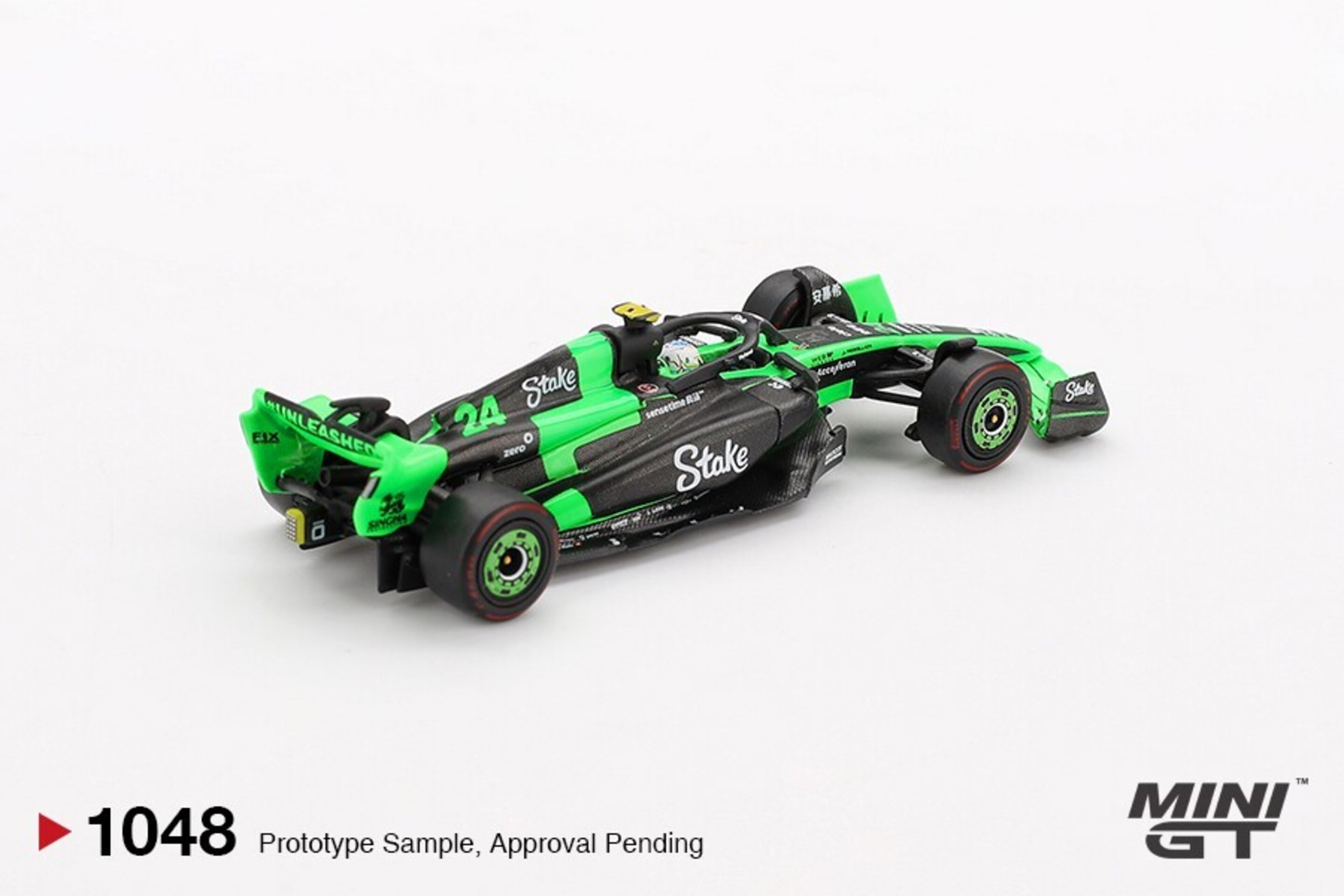 (PRE VENTA) 1:64 KICK SAUBER C44 #24 GUANYU  ZHOU F1 CHINESE GP 2024 MINI GT - 3