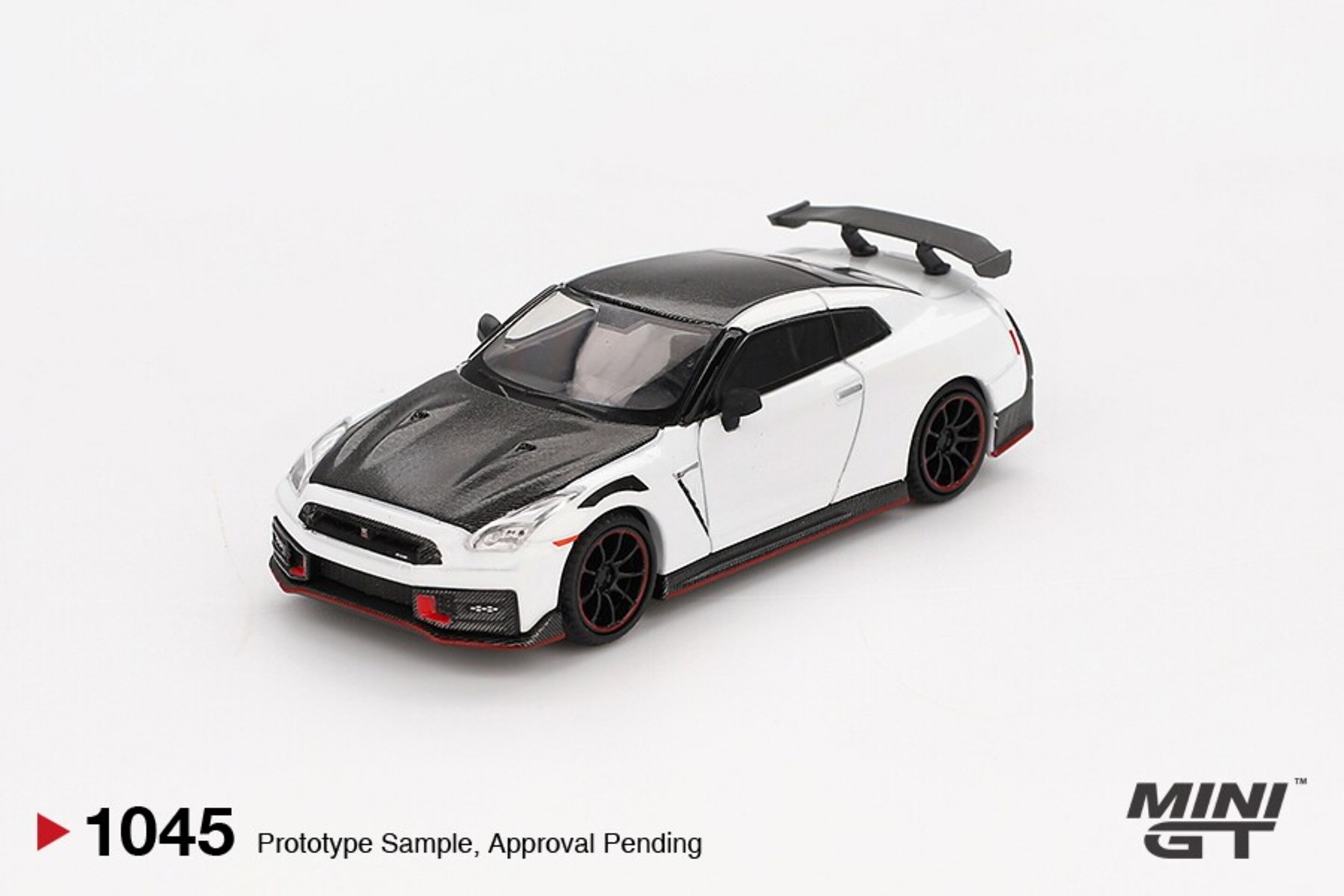 (PRE VENTA) 1:64 NISSAN GTR (35) NISMO  BRILLIANT WHITE PEARL 2024 MINI GT - 2