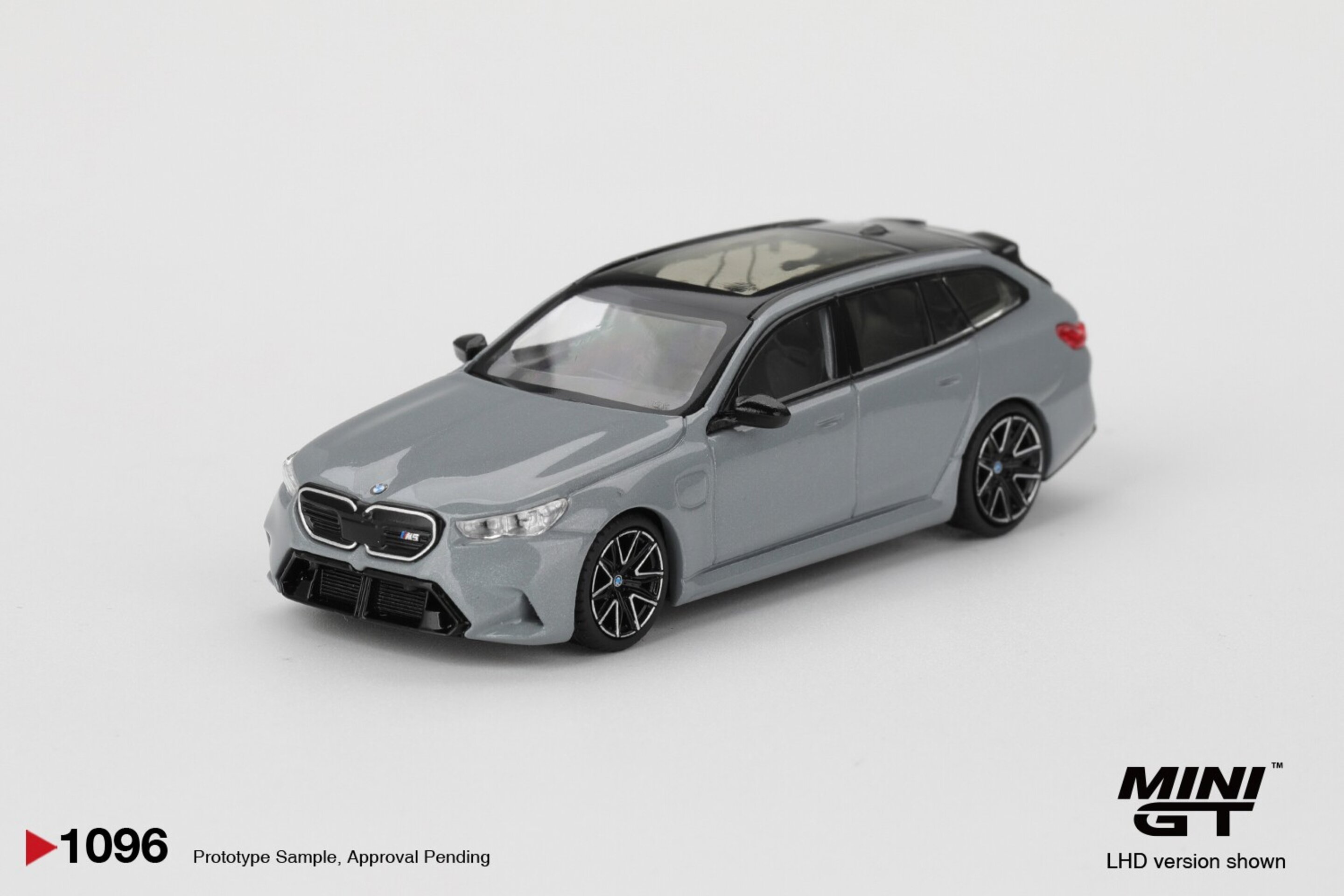 MGT01096-L Mini GT 1:64 BMW M5 (G99) TOURING BROOKLYN GREY METALLIC 2025 - 1