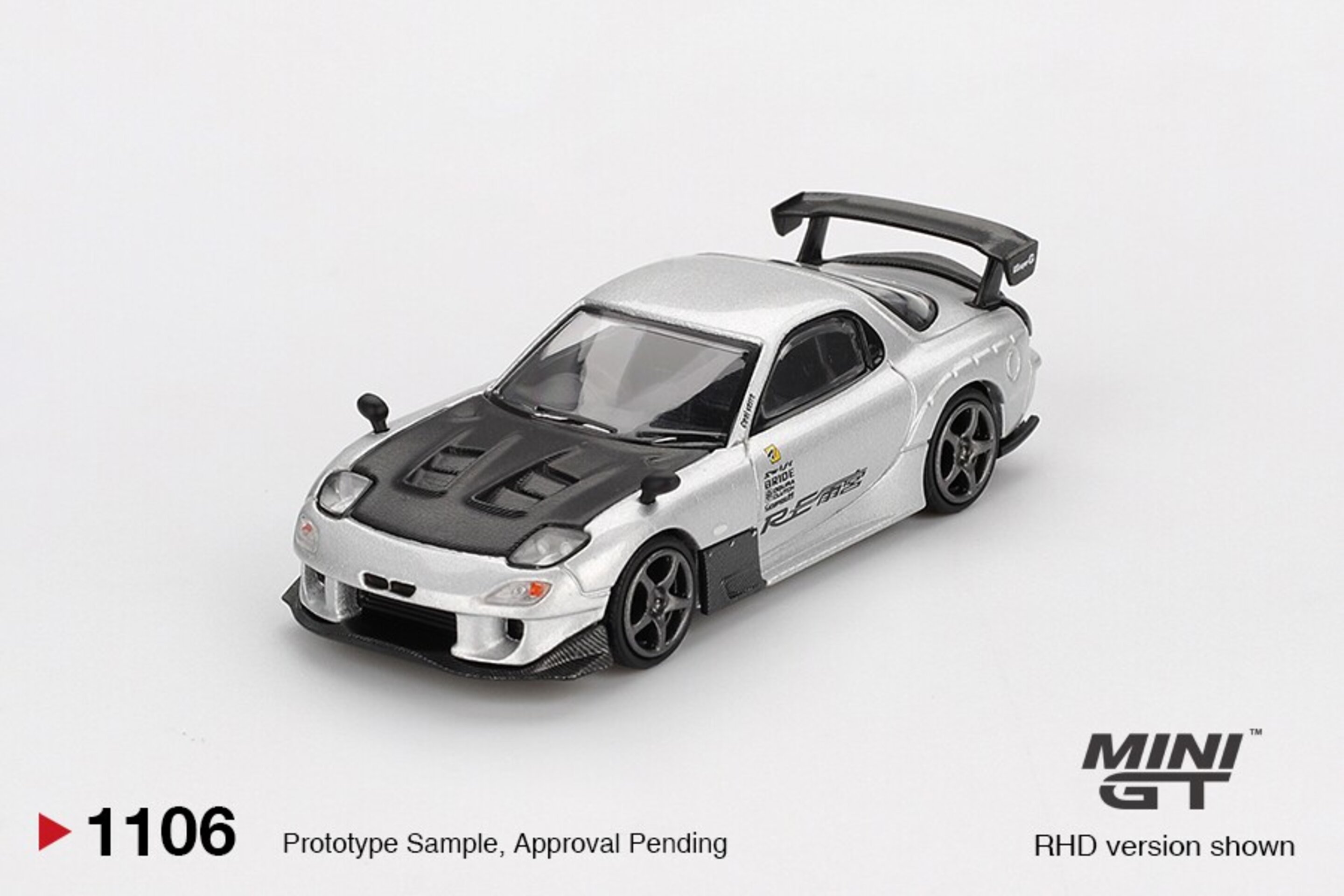 (PRE VENTA) 1:64 MAZDA RX7 (FD3S) RE-AMAMIYA SILVER METALLIC 2004  Mini GT - 2