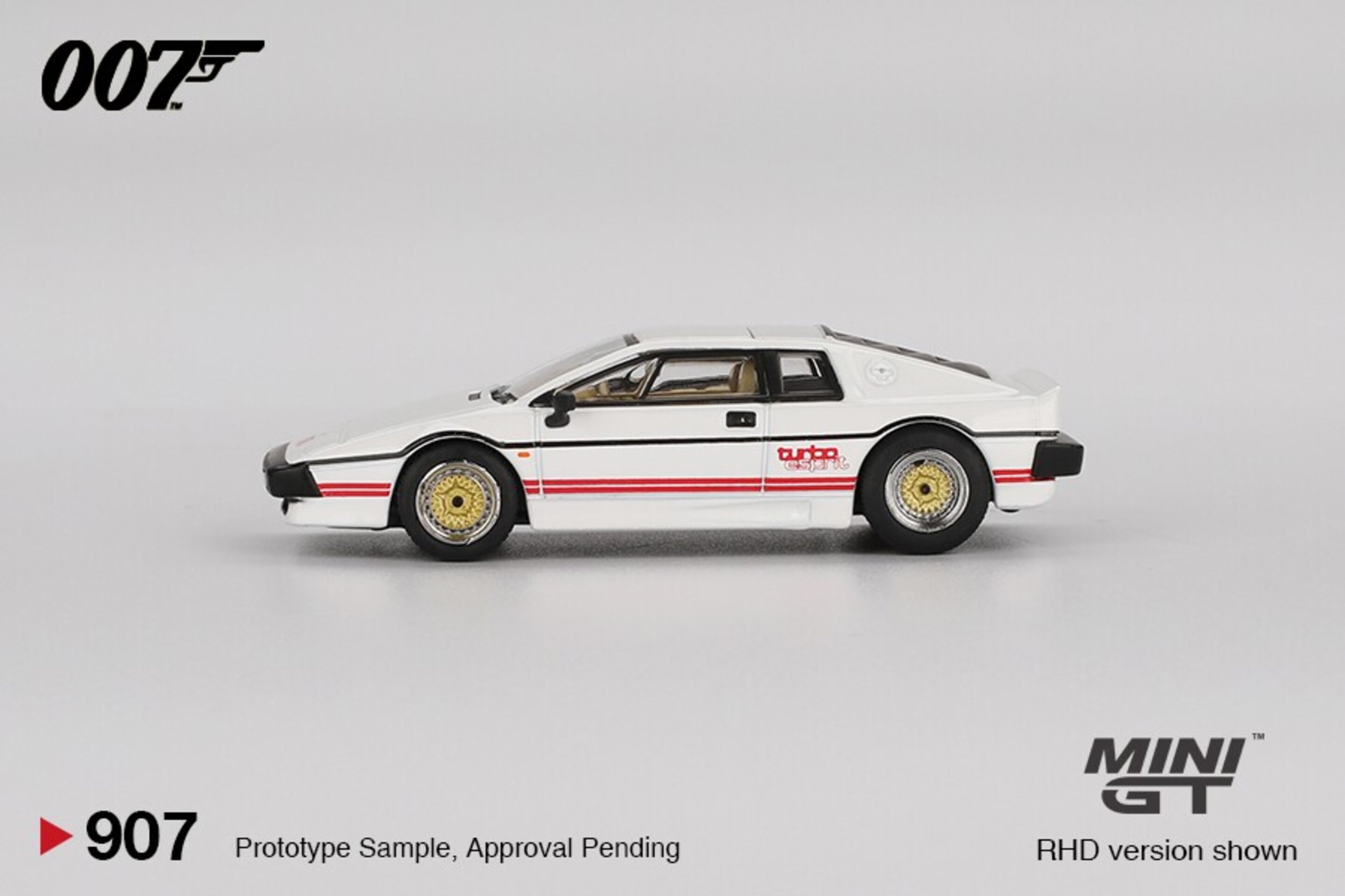 (PRE VENTA) Mini GT 1:64 Lotus Esprit Turbo – For Your Eyes Only 1981 (English) - 4