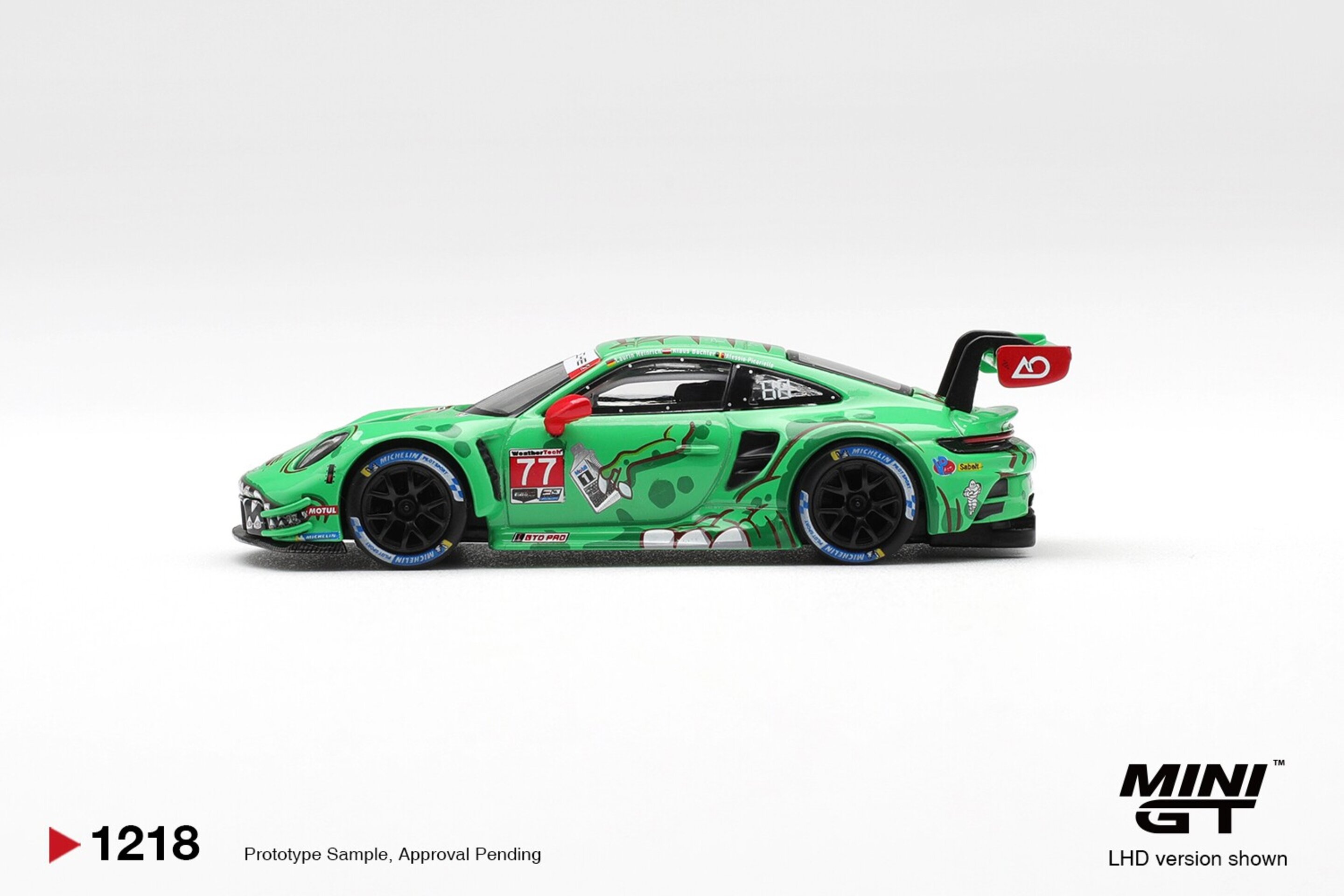 (PRE VENTA)1:64 PORSCHE 911 (992) GT3 R #77 AO RACING SEBRING 12H WINNER Mini GT - 3