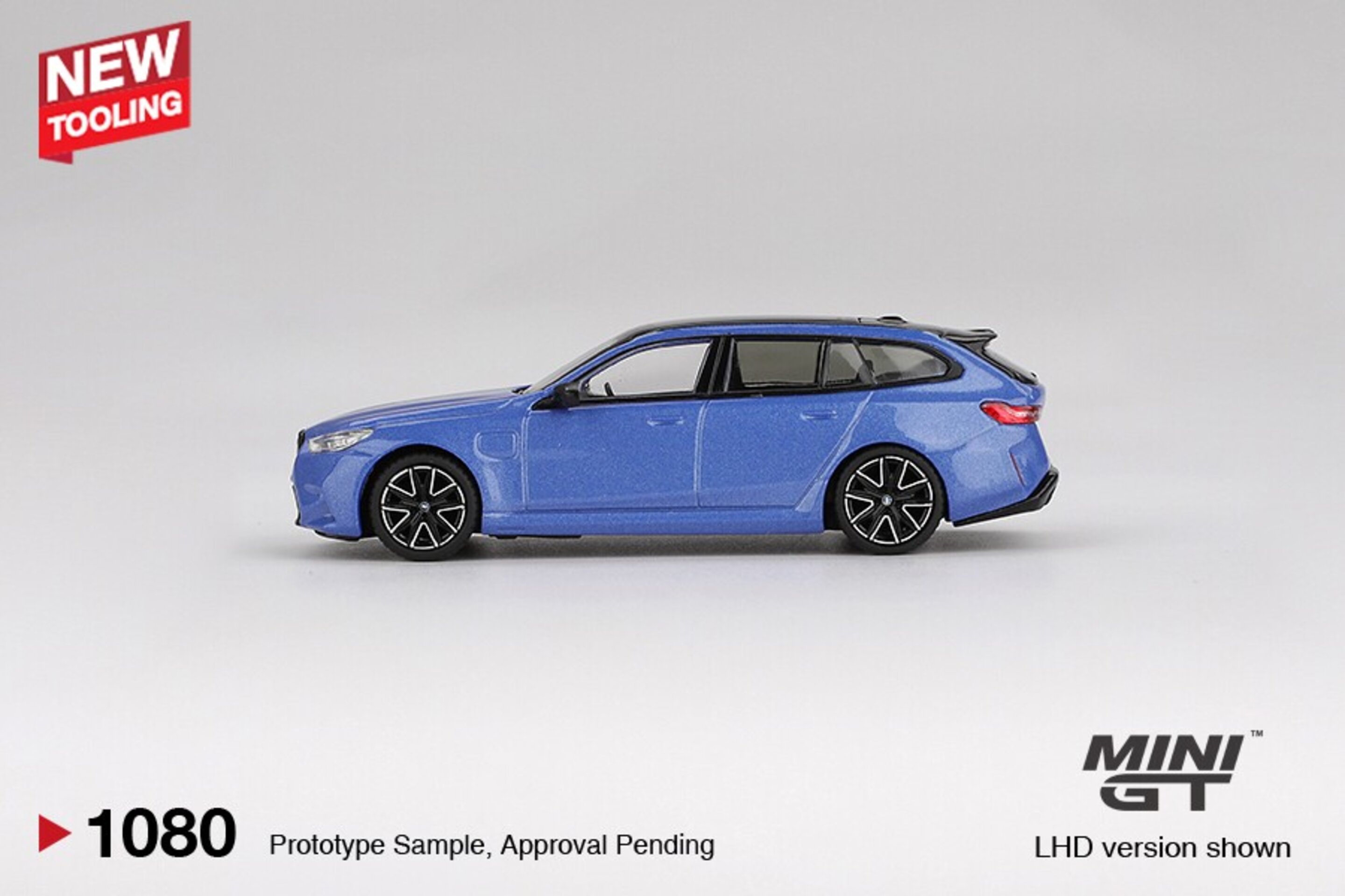 (PRE VENTA) BMW M5 (G99) TOURING MARINA BAY BLUE METALLIC 2024 – Mini GT 1:64 - 3