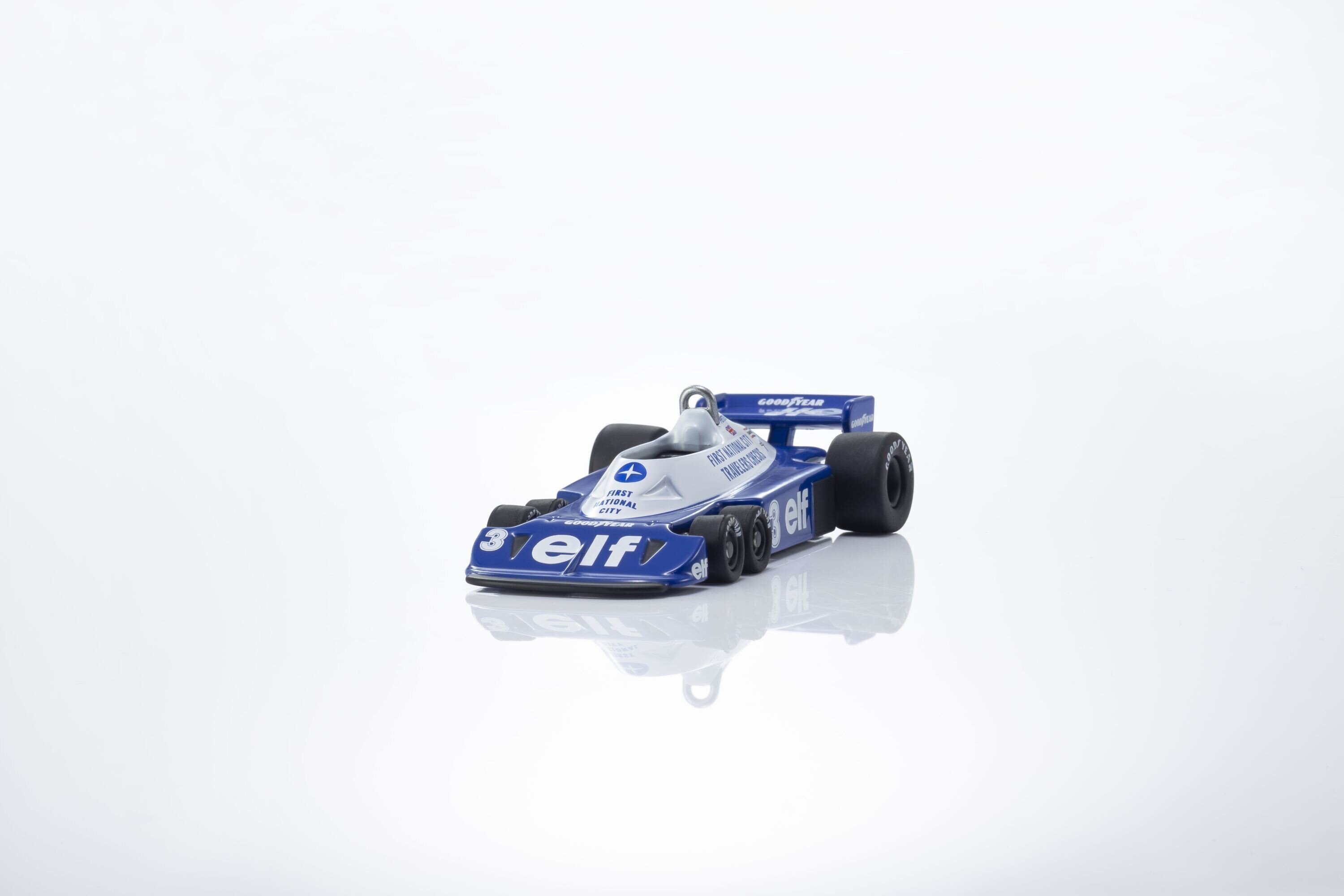 Tyrrell P34 1977 Kyosho 1:64 – F1 clásica en 6 ruedas