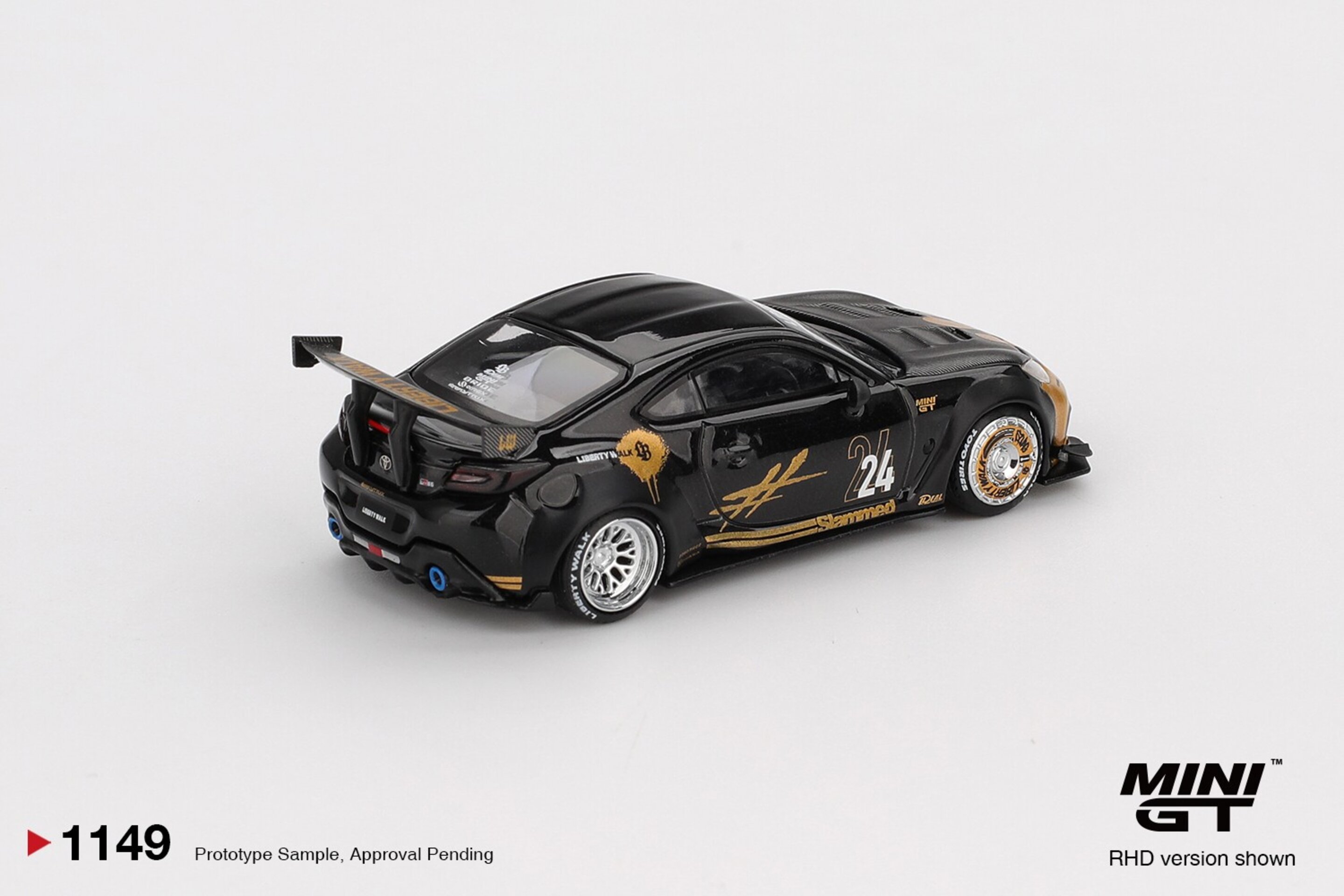 (PRE VENTA) 1:64 Toyota GR Supra LB-Nation Black & Gold 2025 – Mini GT - 4