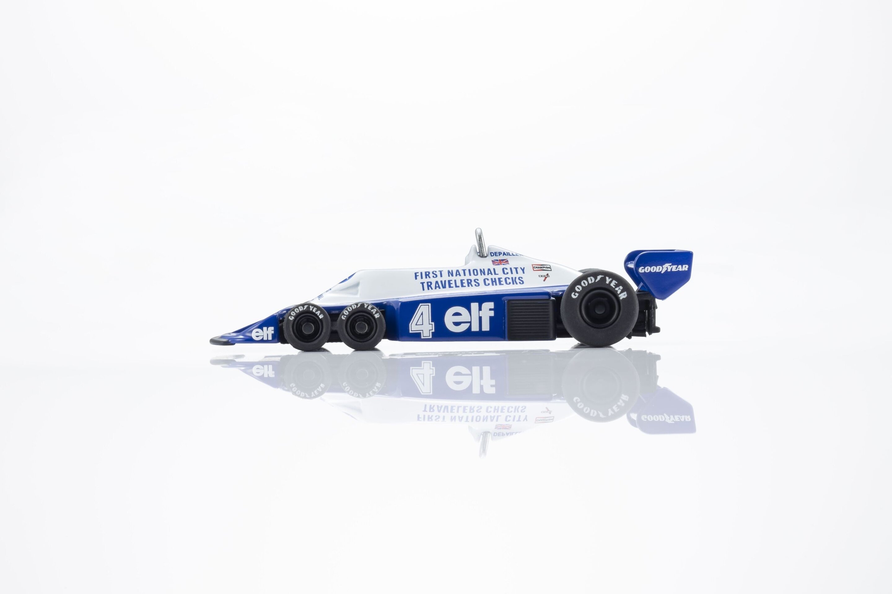 Tyrrell P34/2 No.4 1977 Kyosho – F1 clásica en 1:64 - 4