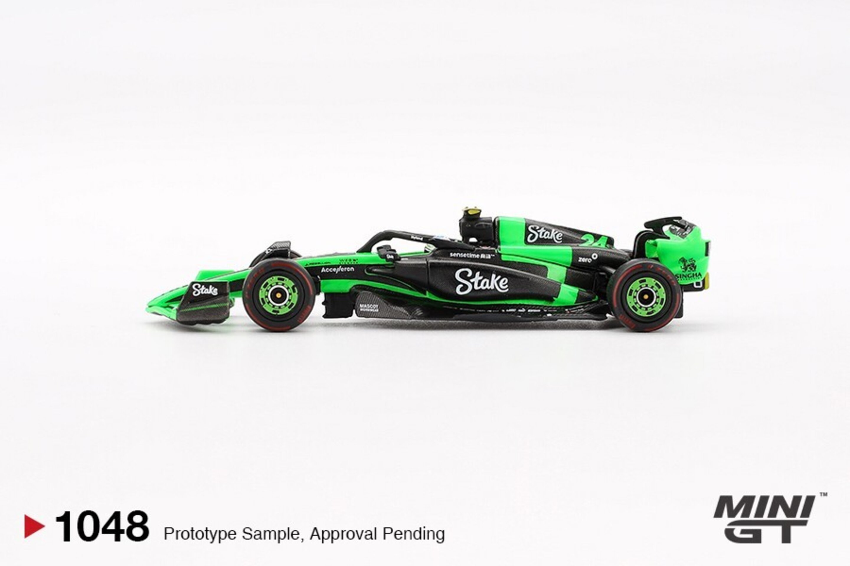 (PRE VENTA) 1:64 KICK SAUBER C44 #24 GUANYU  ZHOU F1 CHINESE GP 2024 MINI GT - 4