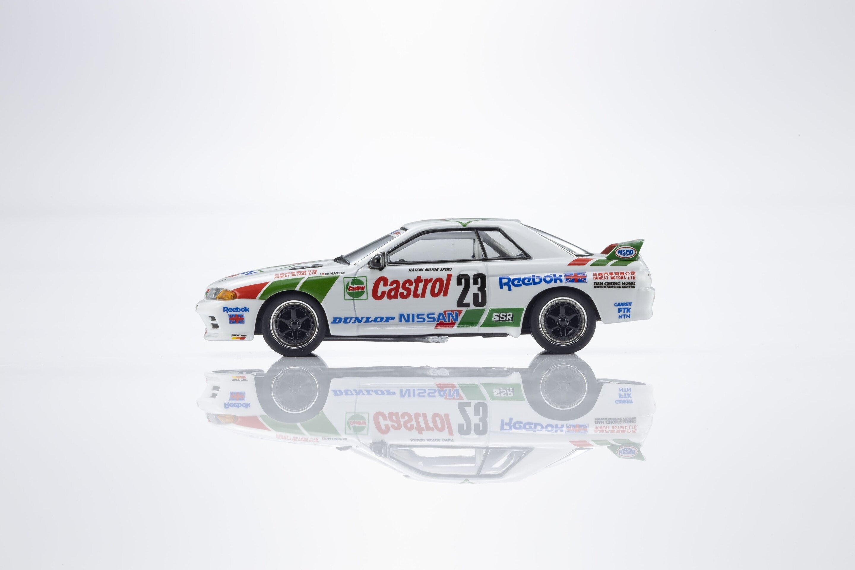 KYOSHO Castrol Skyline GT-R Gr.A 1990 #23  with LED (PRE VENTA) - 6