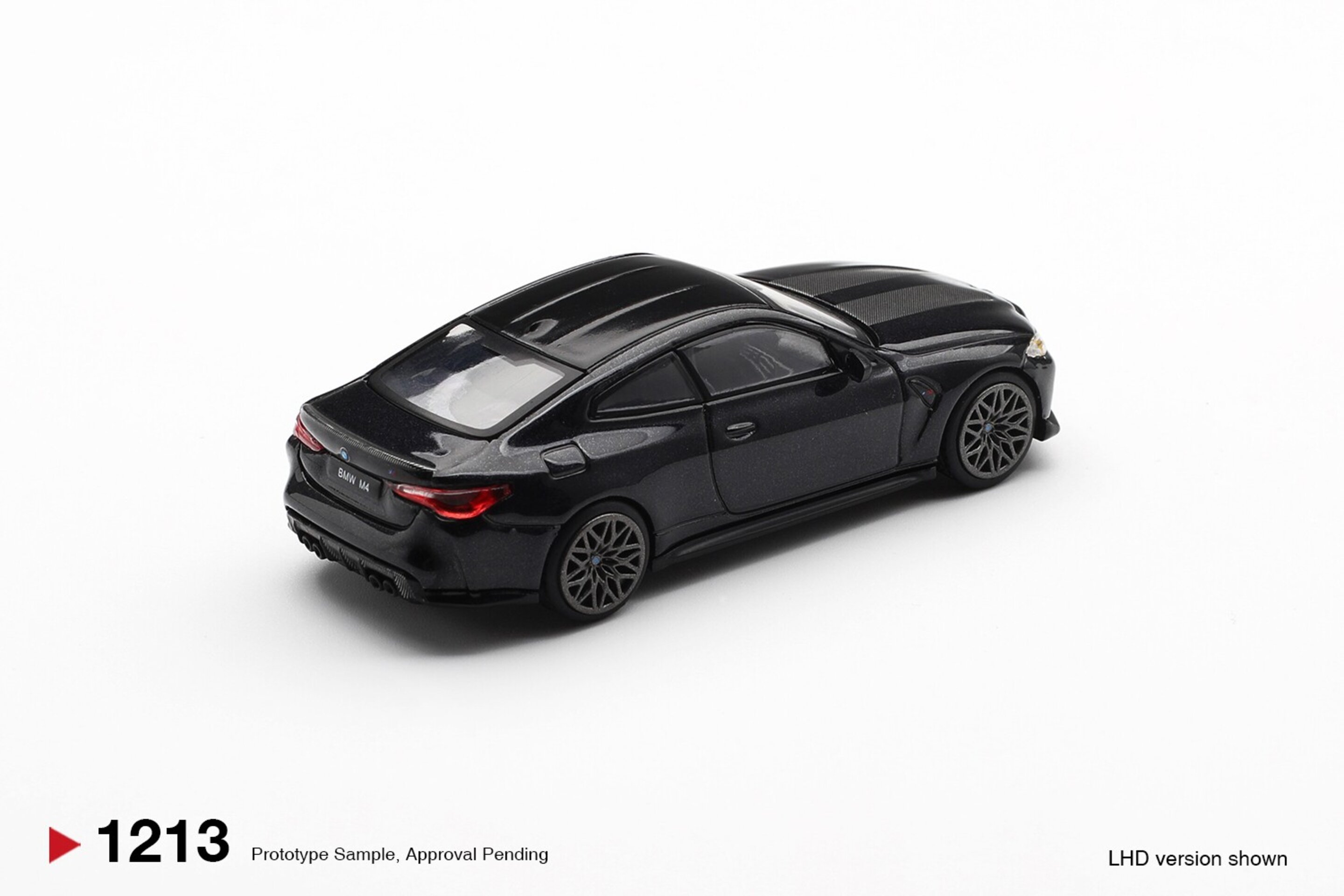 (PRE VENTA) 1:64 BMW M4 (G82) CS BLACK SAPPHIRE 2025 Mini GT - 3