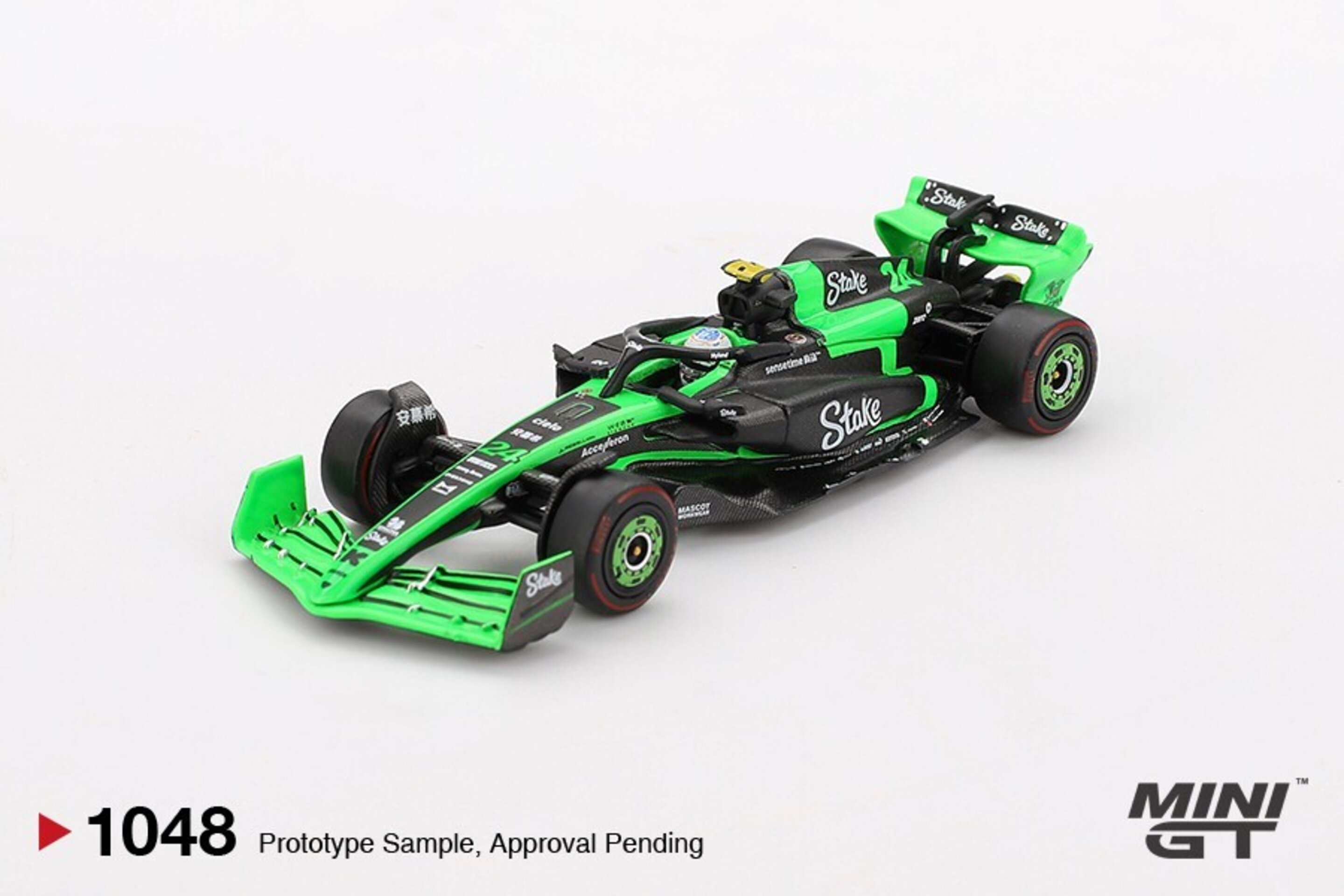 (PRE VENTA) 1:64 KICK SAUBER C44 #24 GUANYU  ZHOU F1 CHINESE GP 2024 MINI GT - 2